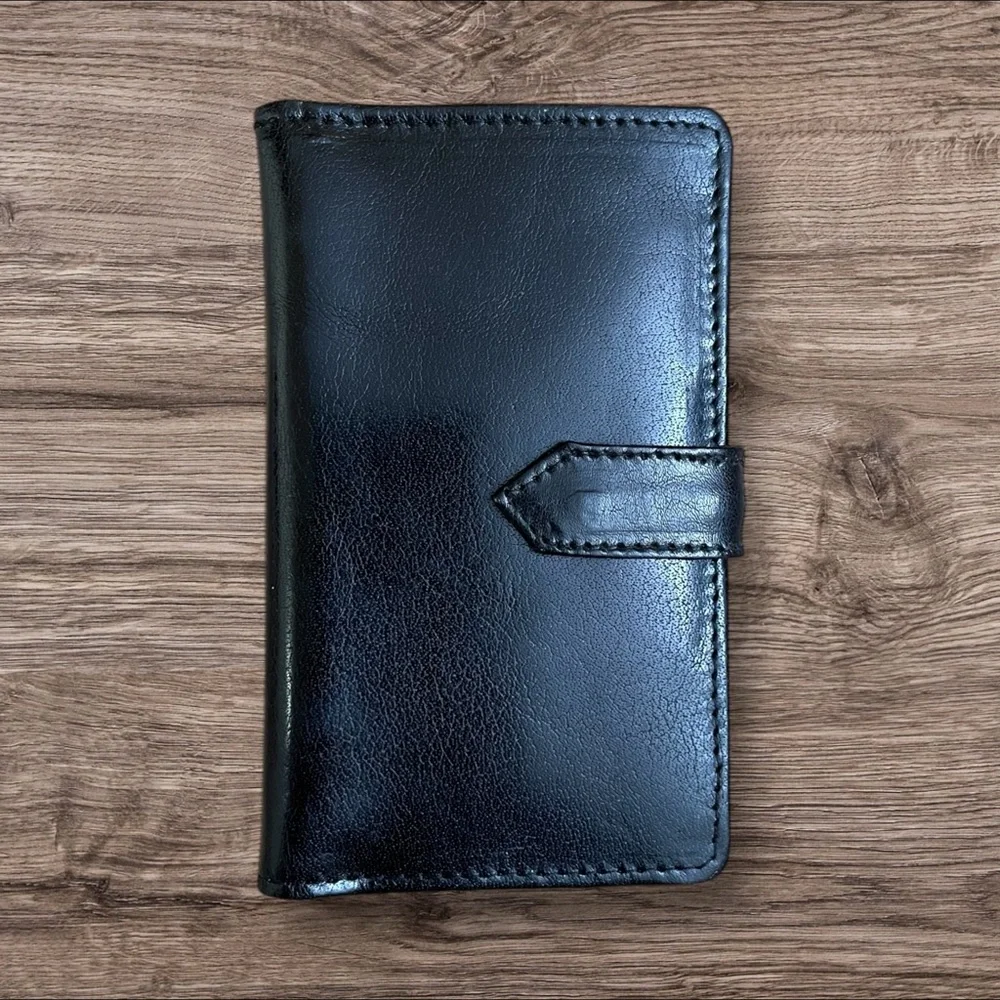 ASHWOOD Black Leather‎ Bilfold Button Closure with RFID technology.
